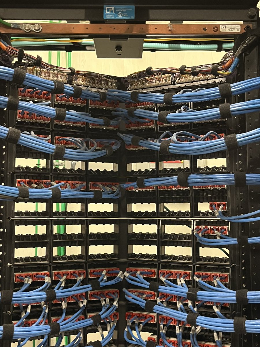 AustinNetwork23's tweet photo. #AustinNetworkCablingServices #Cat6CableInstallationAustin #DataCableInstallationAustin #LowVoltageWiringAustin #StructuredCablingAustin #ethernetCableInstallationAustin #512-713-8864 https://t.co/HxikVyDlxA