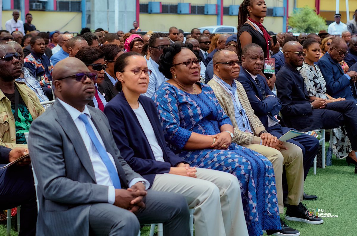 C’est avec honneur que j'ai présidé  la cérémonie grandiose et significative célébrant le lancement officiel du projet "Un étudiant, Un ordinateur ". Ce projet mérite son pesant d’or, car il s’aligne et répond à la vision du Président de la République, Son Excellence