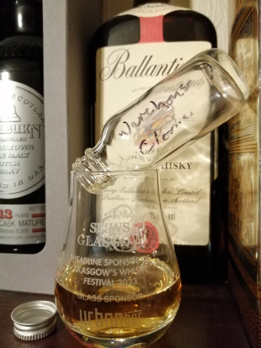 BertSmedley's tweet photo. @Sav70 @BrianVolkert @TomsDram @drams_s @jason85388511 @RockNRolla60 @whiskytip @PaulOBrien10 @Imagicranium @decoreape7 @mjpm67 @MrLBanhammer @PadWhisky @uk_whisky @Whiskybrum @DalaiLama @Springbank1828 @kittyhen @susannedrams @mackmyra Anyways...
#SampleSaturday🐼... 
#Flange🥃🐢💥
#DramsAcrossTheWater🤠 https://t.co/0yuqvB59oc