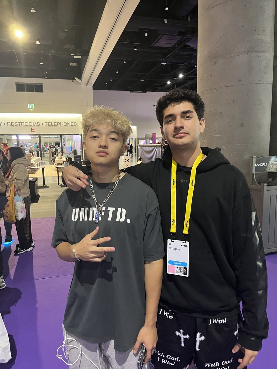 traqzin's tweet image. Also met @Amouranth @plaqueboymax @LacyHimself @jasontheween