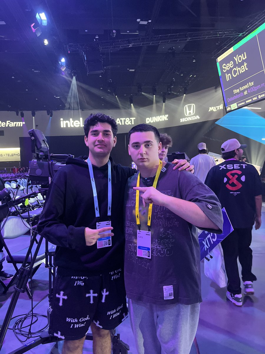 traqzin's tweet image. Also met @Amouranth @plaqueboymax @LacyHimself @jasontheween