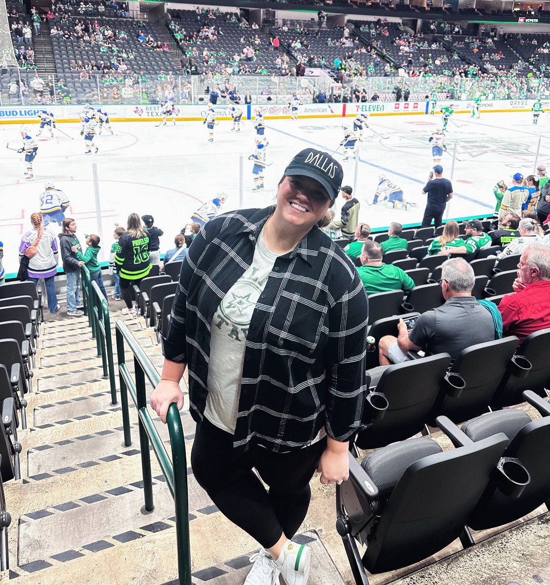 TheRachelLayne's tweet photo. Hockey season is back baby! 💚

@DallasStars 
#DallasStars #TexasHockey #OneStateOneTeam https://t.co/HCWK69Kccm