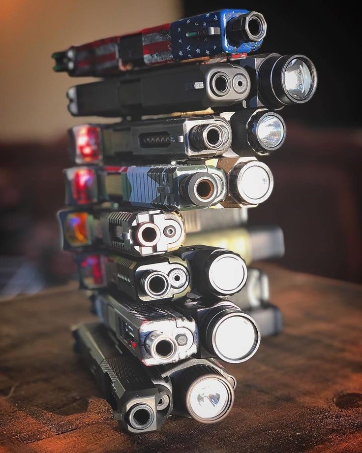 _Gun_Lover's tweet photo. Rt &amp; say what's your EDC? https://t.co/hezKL9ufhM