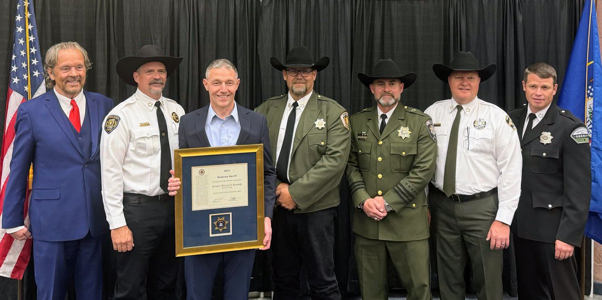 KennedyForUtah's tweet image. It was an incredible honor to receive the Utah Sheriffs’ Association Honorary Sheriff Award. I am deeply grateful to stand alongside and work with the brave men and women of law enforcement who dedicate their lives to protecting our families and communities. We are fortunate to…