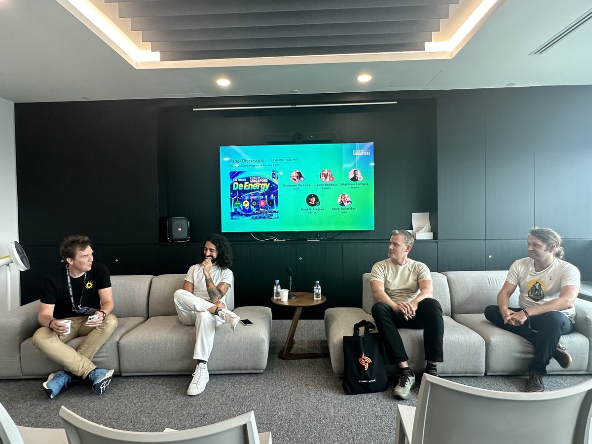 arkreen_network's tweet photo. 🚀 A sneak peek at the insightful discussions at DeEnergy #Token2049 with industry thought leaders:

🎙 Giuseppe De Luca @depin_jesus , IoTeX @iotex_io 
🎙 Matthew Fontana @mattofontana , Streamr @streamr 
🎙 Mark Ballandies @BallandiesMC , WiHi @WiHiWeather 
🎙 Moderated by Fredrik Ahlgren @frahlg , Srcful @srcful 

Topic: "The 'P' in DePIN: Progress or Passing Fad?" 🌍💡

🙏 Thanks for the fruitful discussion! Together, we’re on the journey toward a global decentralized energy future 🌱💚 #DePIN #DeGEN #DeEnergy #GreenEnergy