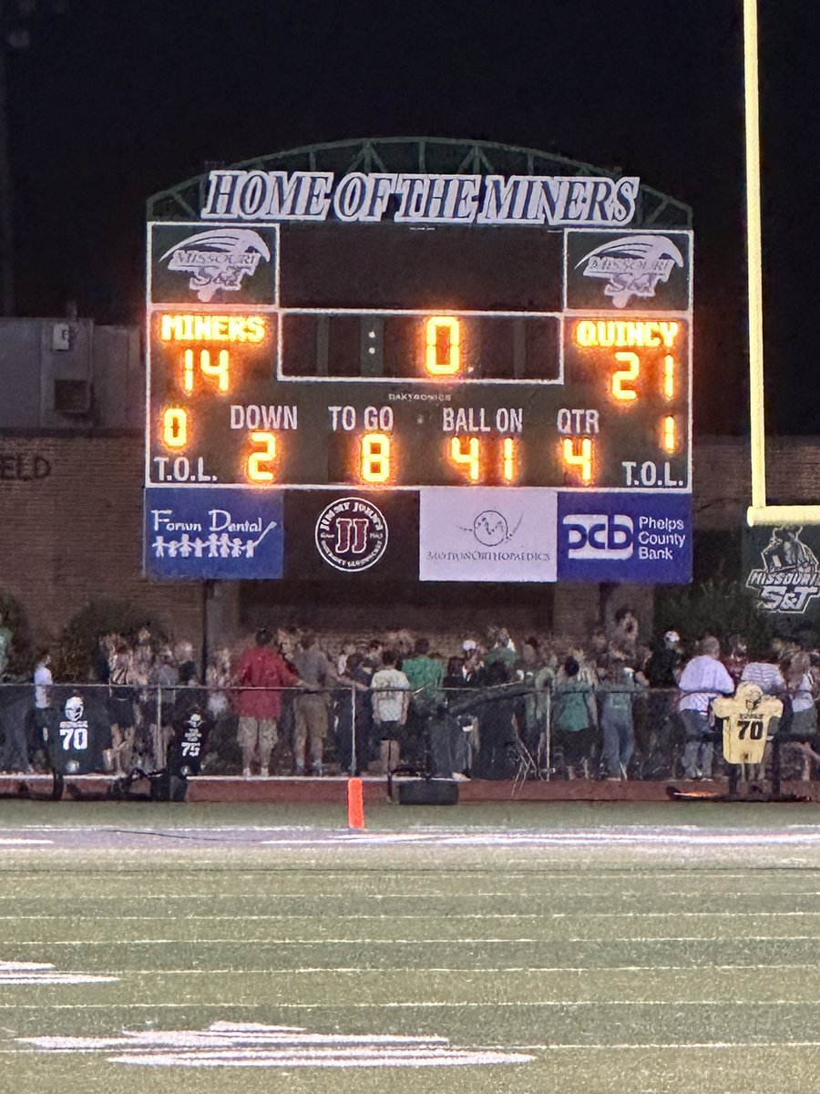 WIN ✅
200 YDS RUSHING ✅
1998 HOME GAME WINNING STREAK BROKEN ✅