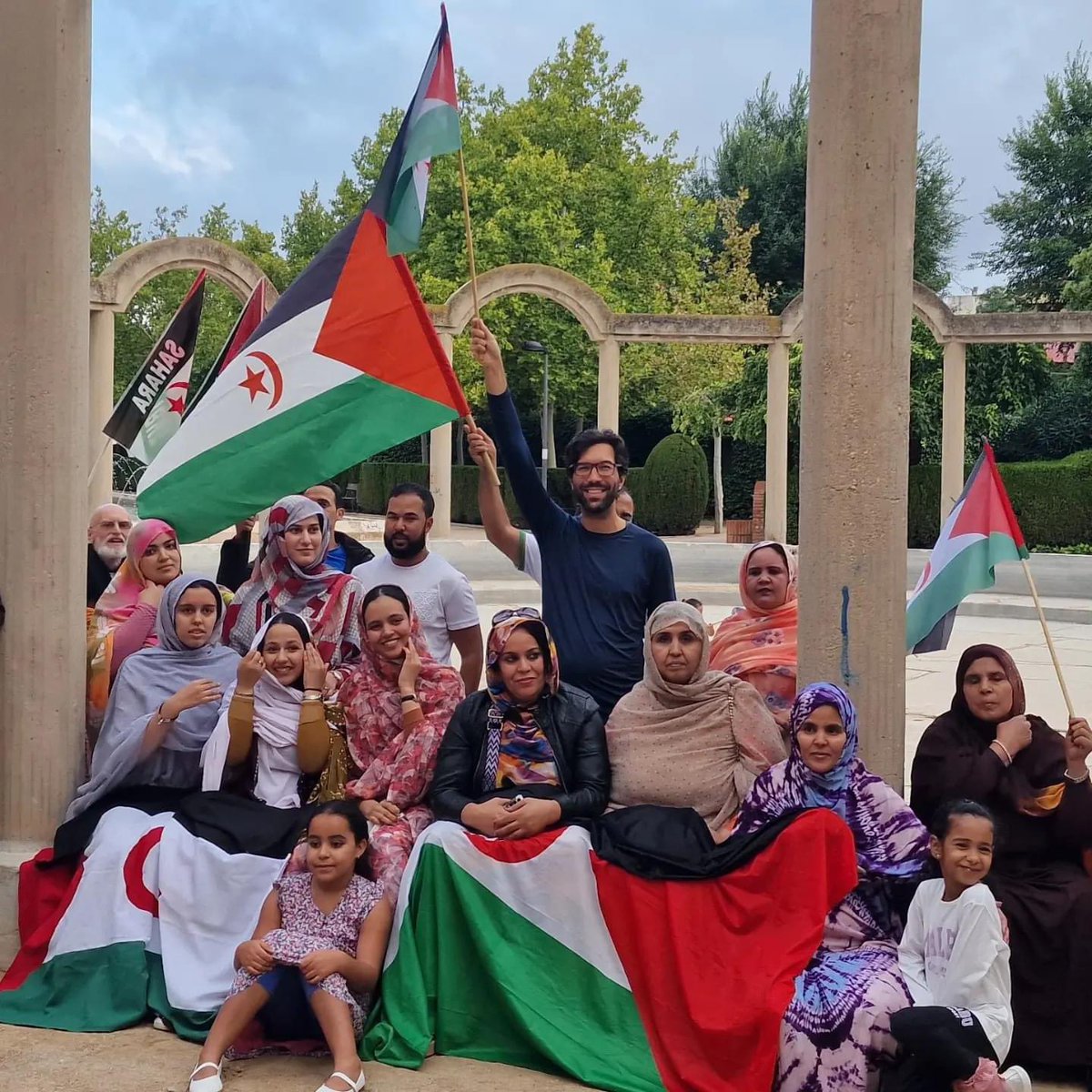 On the 5th of January we will arrive in the refugee camps and have an international gathering with people from all over the world. We will talk about solidarity, the situation for the Saharawi people and how we can mobilize for their liberation.
#bike4westernsahara