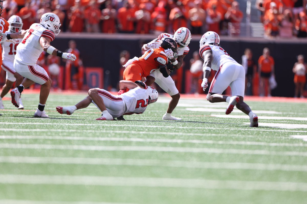 Utah_Football's tweet photo. Total Rush Yards:

Utah - 249
OSU - 48

#GoUtes https://t.co/eWXA5FYDVu