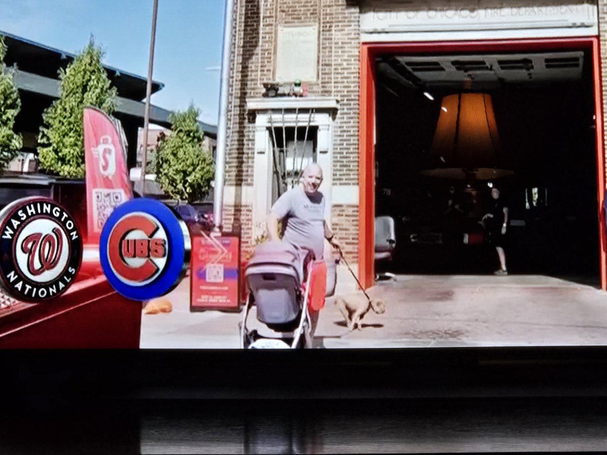 ChewyCenter's tweet image. @mattlindner    This you  on the Cubs pregame?