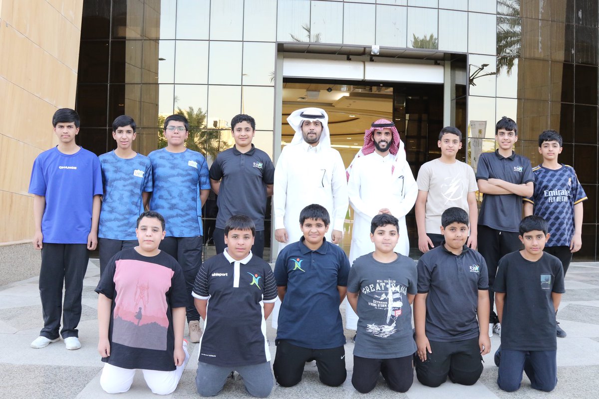 academy_kadah's tweet photo. لكون التمور أحد أهم المصادر ذات القيمة الغذائية العالية والموارد الاقتصادية في المملكة العربية السعودية ومنتجا وطنيا استراتيجيا في منطقة القصيم فقد تمت زيارة من فرع وسط بريدة متوسط الى   '' #كرنفال_بريدة_للتمور '' https://t.co/9wVte1iXDn
