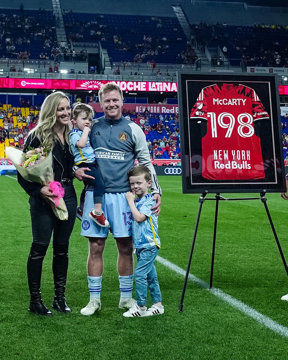 ATLUTD's tweet photo. A full circle moment 🌟

Dax getting the recognition he deserves 👏 https://t.co/Q0z0WiMOXR