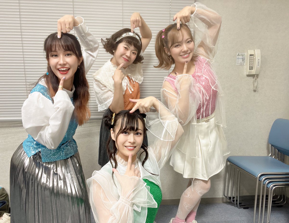 rinakero_1101's tweet photo. おはようございます！
昨日のイベント！！
無事に終える事が出来ました♪！
素敵なメンバーと爆笑しながら
踊れて楽しかった✨

生徒の方々パワフルすぎて、たくさんパワーを頂けました
私もエネルギー持って生きよう！

#藤原音楽教室発表会 https://t.co/MqFQJYhsqv