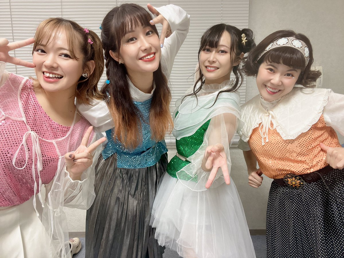 rinakero_1101's tweet photo. おはようございます！
昨日のイベント！！
無事に終える事が出来ました♪！
素敵なメンバーと爆笑しながら
踊れて楽しかった✨

生徒の方々パワフルすぎて、たくさんパワーを頂けました
私もエネルギー持って生きよう！

#藤原音楽教室発表会 https://t.co/MqFQJYhsqv