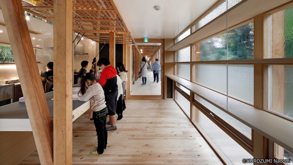 japan's tweet photo. An open approach is changing senior care 👴👵. The “Long house with an engawa” in #Chiba uses a trad. Japanese “engawa” verandah to join rooms &amp; gardens, attracting local residents &amp; children 👧👦 to a vibrant community hub.
https://t.co/dvLHMwnLXY

#RegionalRevitalization #SDGs https://t.co/wKjk9hfIFv
