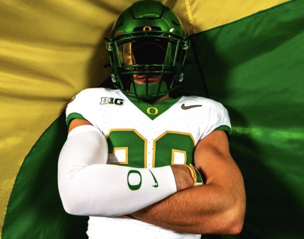 After a great talk with Coach <a href="/CoachLup/">Tosh Lupoi</a>, I'm blessed to have received another D1 offer from OREGON DUCKS‼️🦆 Glory to God for this opportunity &amp; blessing! 
#GODUCKS🦆 #ClassOf2026

<a href="/oregonfootball/">Oregon Football</a> <a href="/BrandonHuffman/">Brandon Huffman</a> <a href="/GregBiggins/">Greg Biggins</a> <a href="/morisuesue/">Mori suesue</a> <a href="/49erscalhi/">49ers Cal-Hi Sports</a> <a href="/dlsathletics/">De La Salle Athletics</a> <a href="/dlsfootball17/">De La Salle Football</a>