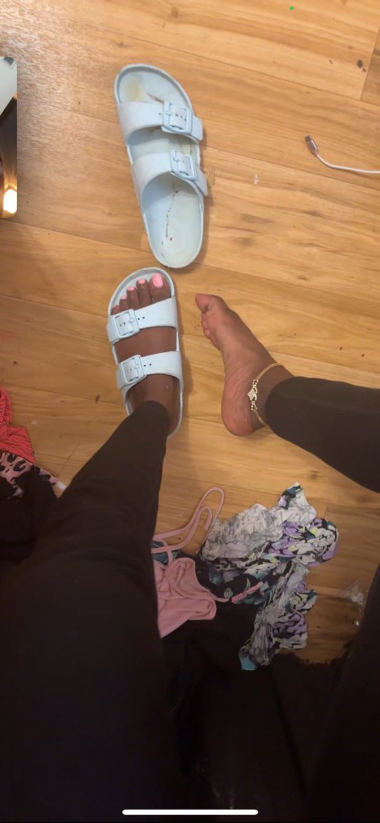 chellesoless's tweet photo. Soles or toes bby? 🩷 https://t.co/D1rdA0CHOw