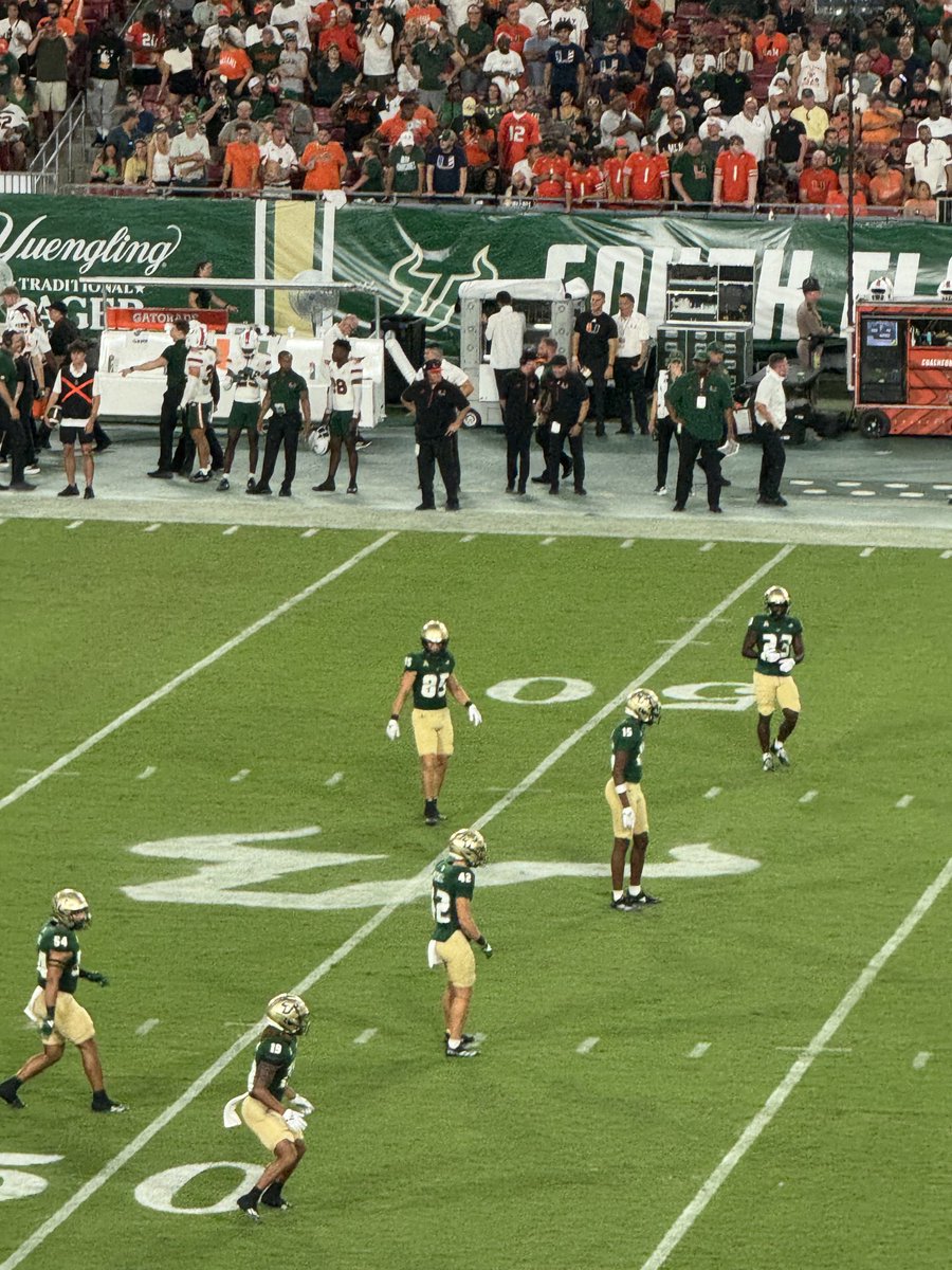 Proud of our alumni ⁦<a href="/sca_football/">SCA Football</a>⁩ #85 ⁦<a href="/christianhelms_/">Christian Helms</a>⁩ playing tonight at Raymond James Stadium in a huge game against the Miami Hurricanes.