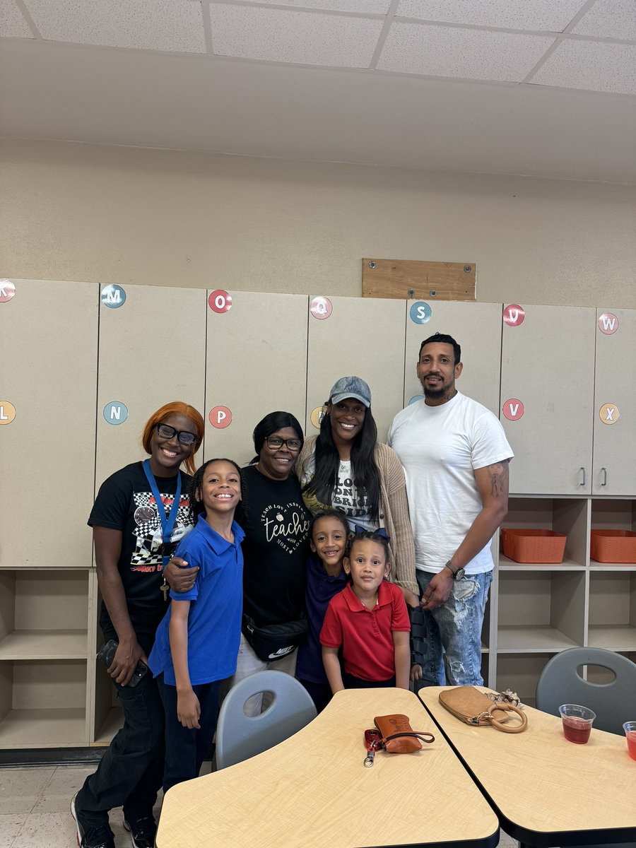 Alynthia Curtis tweet media