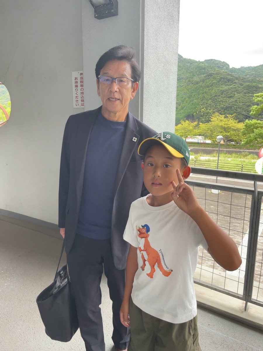 きゃーーーーーーーーーーーー
栗山さん
親切に三男と写真とってくれました。
素敵