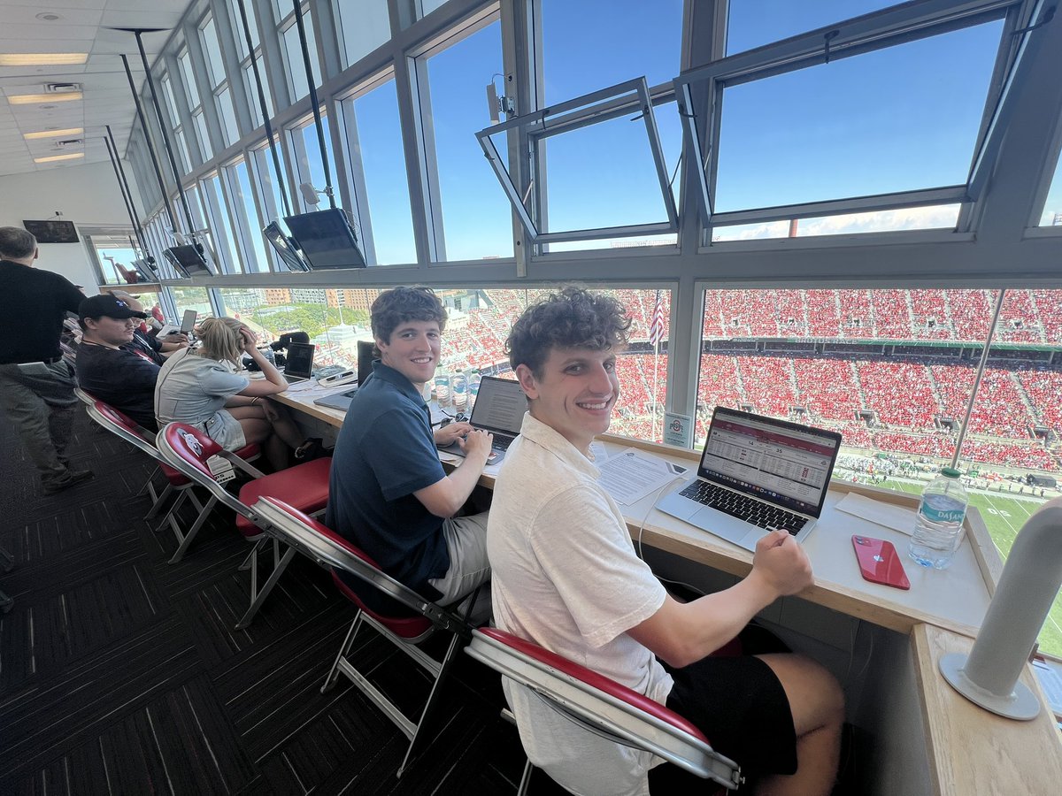 Nicole_Kraft's tweet photo. Happiness is working with these amazing people covering @OhioStateFB for @SGSR_OSU @SportsSociety and @TheLantern — no student journalists do it better! @BrownsWithNoah @SamCipriani89 @cameron_moone @EricVah1 https://t.co/t7zfw1F0fs