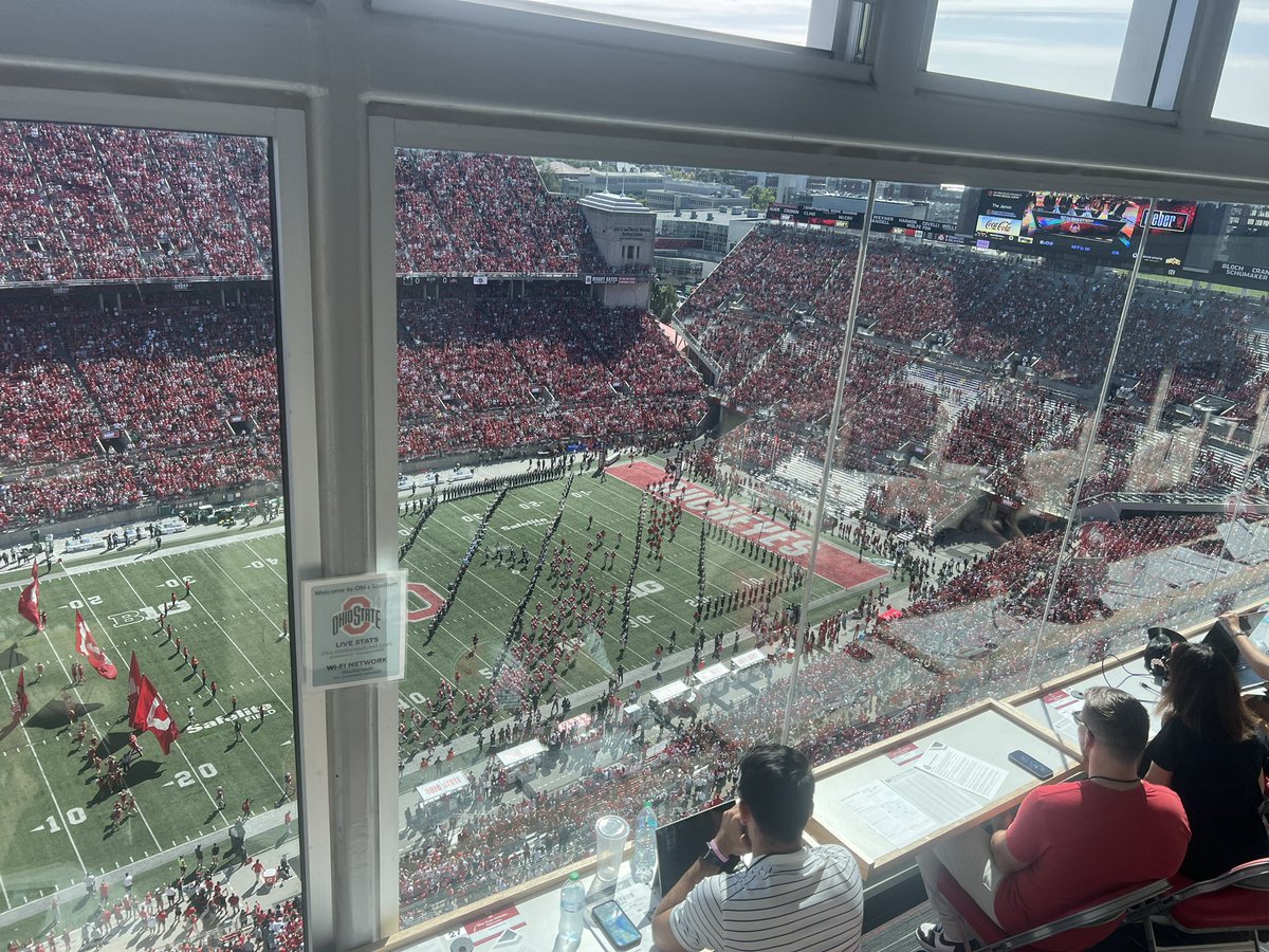 Nicole_Kraft's tweet photo. Happiness is working with these amazing people covering @OhioStateFB for @SGSR_OSU @SportsSociety and @TheLantern — no student journalists do it better! @BrownsWithNoah @SamCipriani89 @cameron_moone @EricVah1 https://t.co/t7zfw1F0fs