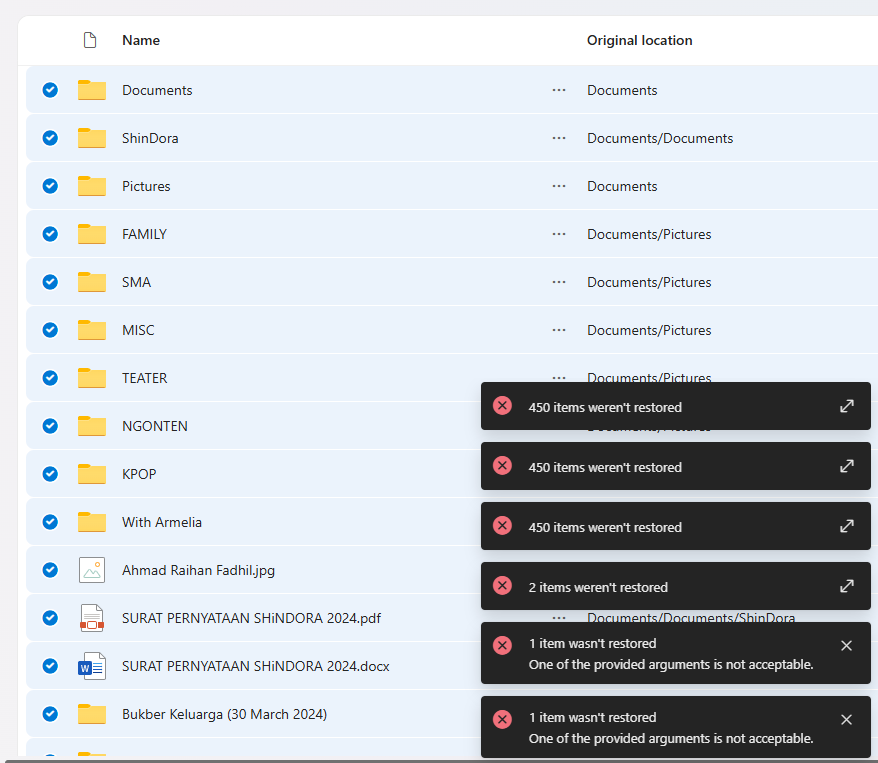 Arthaleas's tweet photo. @Microsoft I got my files removed by itself from OneDrive. All of these is my memory, and its all gone? I notice some of it get moved to recycle bin by itself, wtf is happening? Why? https://t.co/1stiC6TiNu