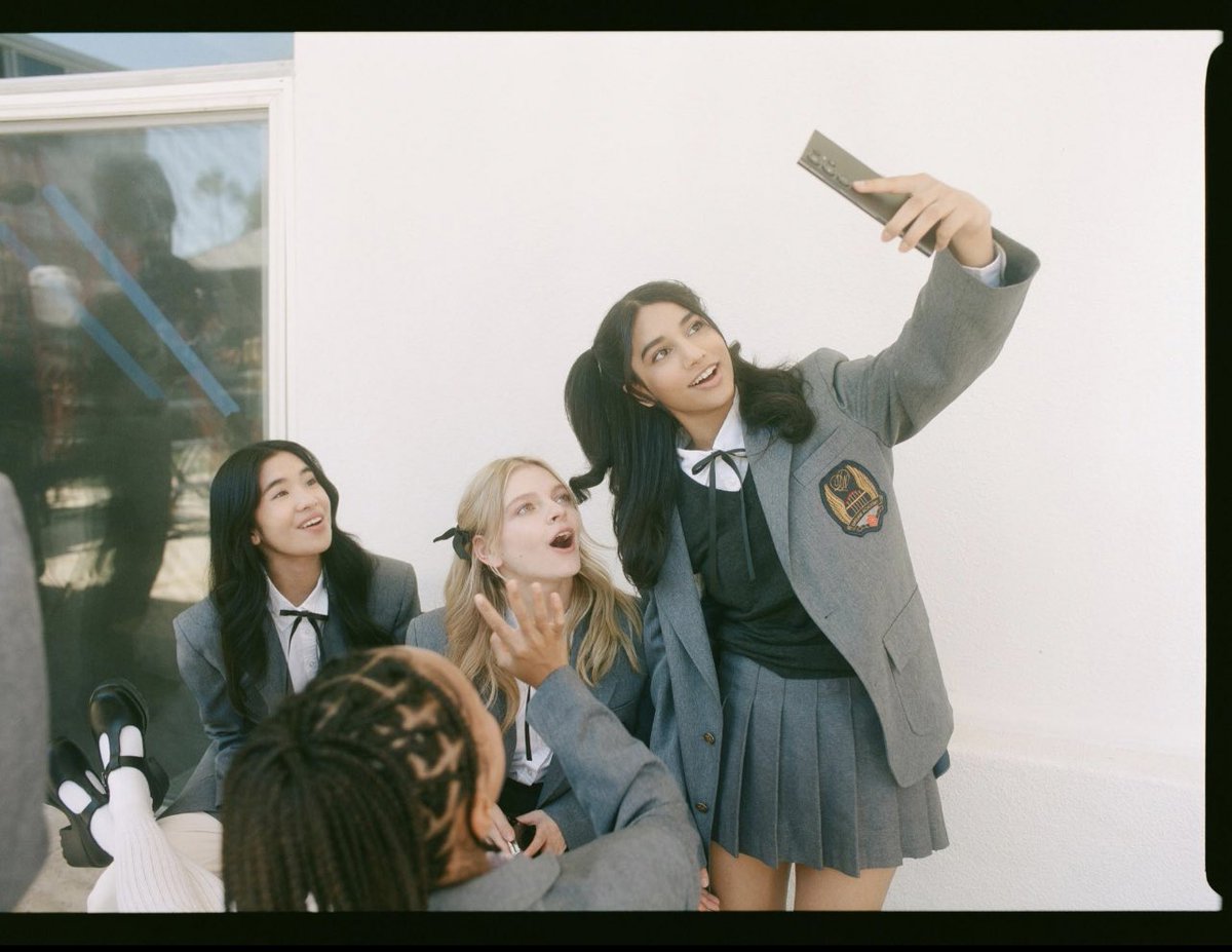 [PHOTOSHOOT] Emily behind the scene for the Art Film with Megan ...