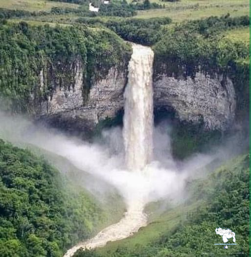 Cataratas de Ushi, montaña de Warimatipu - Estado Guayana Esequiba, Venezuela 🇻🇪 #MiMapa 

Estuvimos ahí hace tres meses!