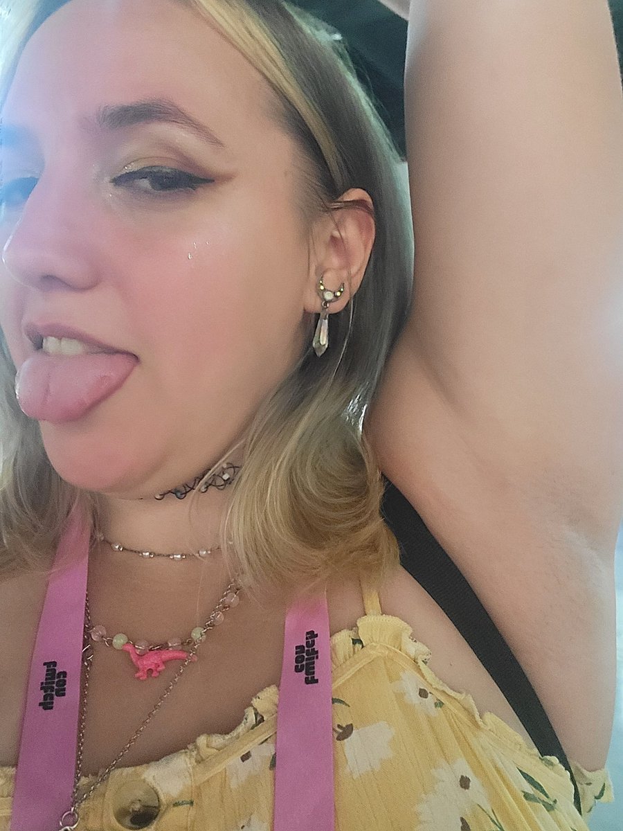 I LOVE  <a href="/seattlechildren/">Seattle Children's</a>  <a href="/ExtraLife4Kids/">Extra Life</a>