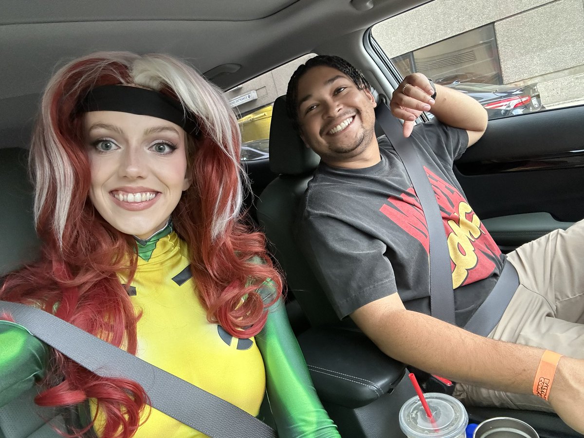 InternalPharm's tweet image. Pharmacist by day… superhero by night 😜

Thanks honey for taking me to my first ComicCon!