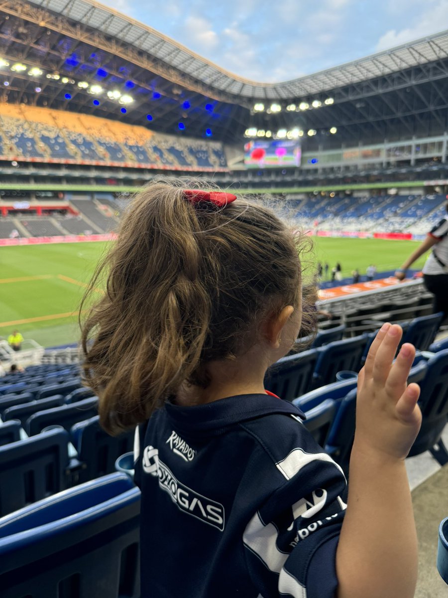 Ya llegamos! Hoy gana #Rayados 🤍💙 <a href="/carlhm/">CARLOS HERNANDEZ M</a> <a href="/lourgzzgzz/">LOURDES GONZALEZ</a> <a href="/Adictaalcanto/">♪KarLy♪</a> <a href="/anakrenhg/">Anakren HG</a>