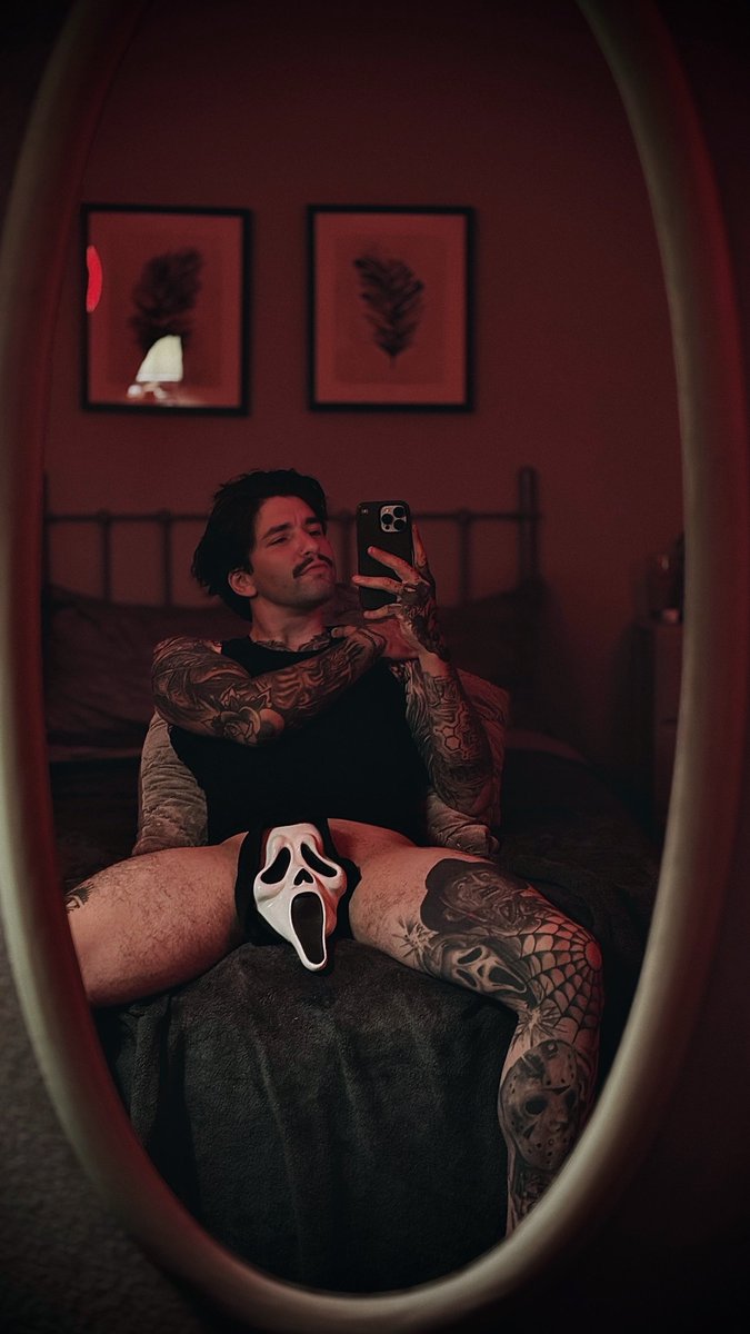 RT if you want backshots with ghostface 😏