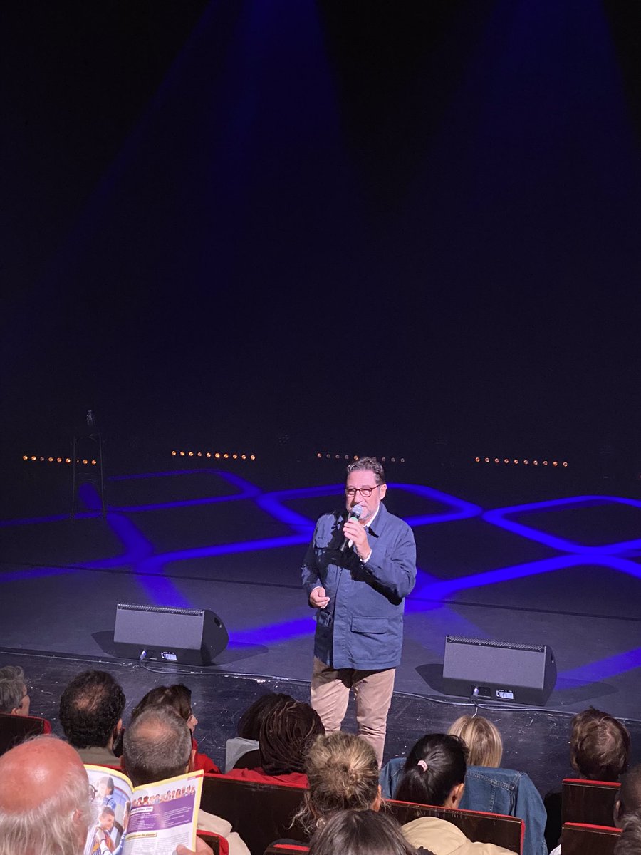 PhilippeCar's tweet photo. Heureux d’avoir ouvert notre nouvelle saison culturelle ce soir au nom de @luccarvounas en accueillant @comtebouderbala et @GaetanMatis qui ont triomphé sur la scène du @POLEAlfortville 👏🏻👏🏻👏🏻Bravo pour sa programmation à notre directrice artistique  @MCPietragalla 👍 https://t.co/DOA89i8rGf