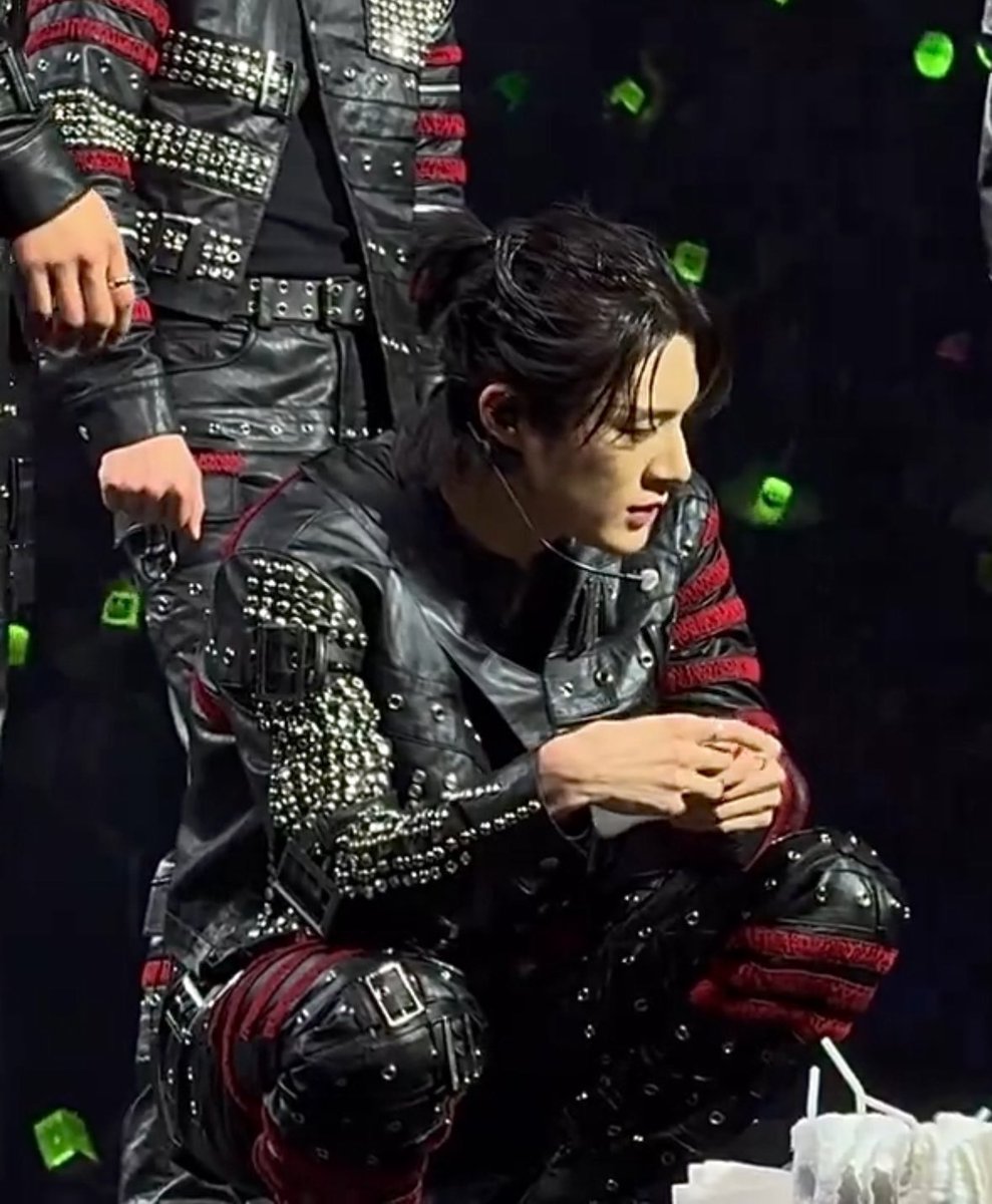 vousmacherie's tweet image. ternyata seger di pagi hari gak harus cuci muka tapi cukup LIAT JENO KUNCIRAN