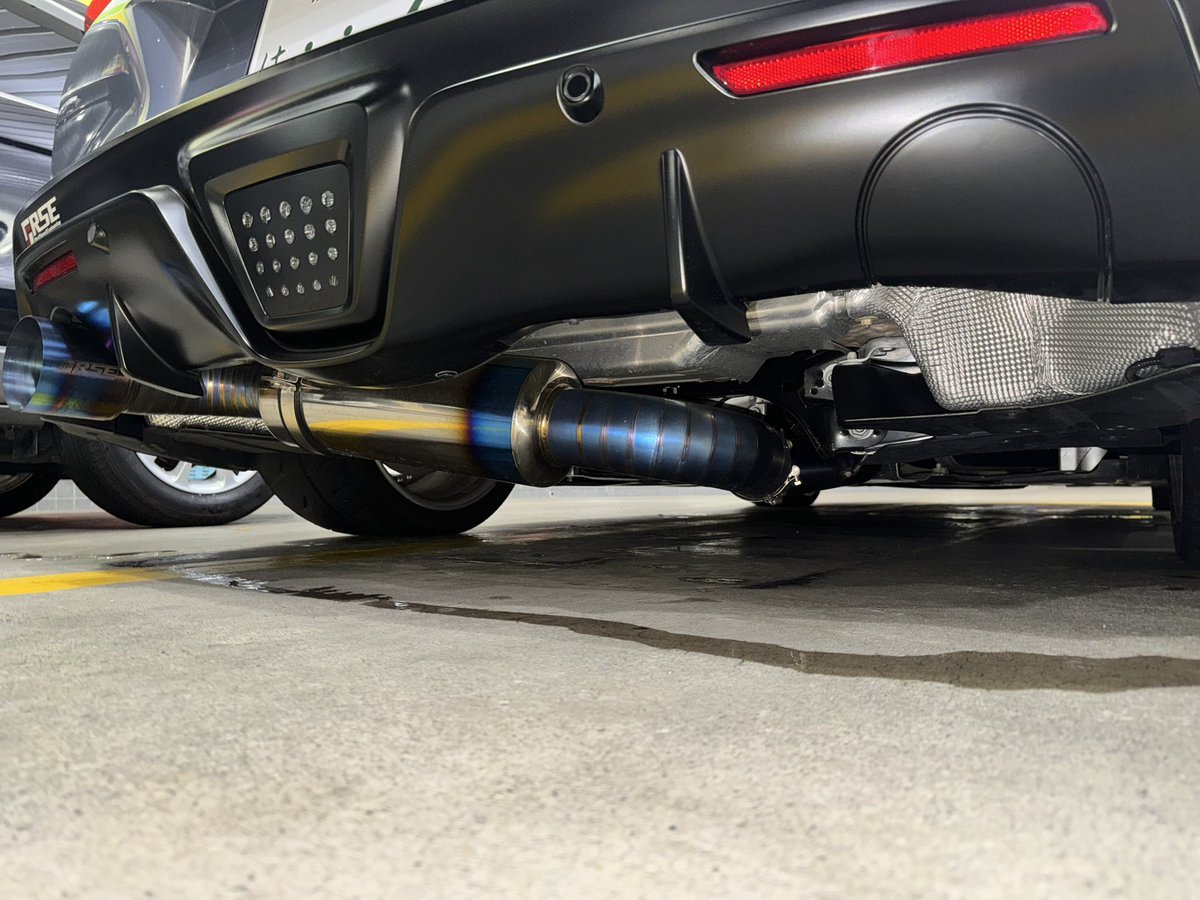 1年前と比べたらすんごい焼けてることに気がついた
チタンの良い色出てます