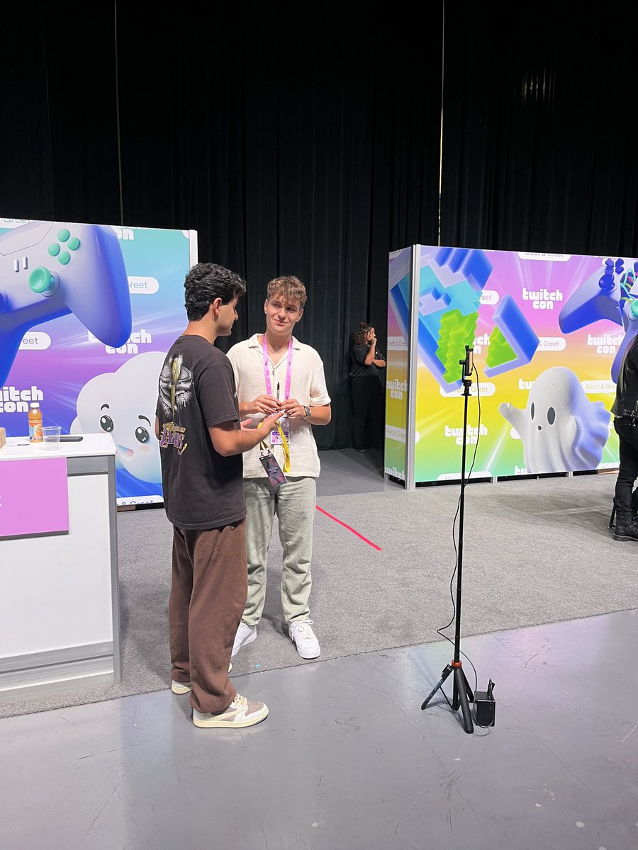 traqzin's tweet image. This guy is actually a legend @Clix much love man