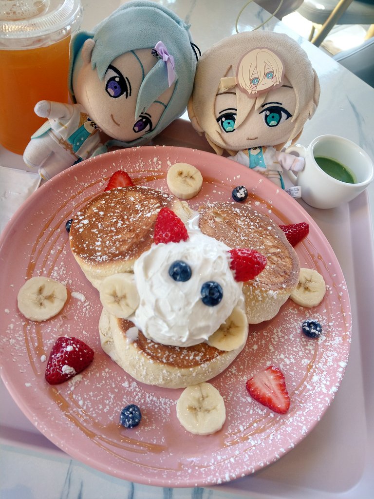 kananpeki's tweet photo. Chiaki cup sleeve event was fun :) we even won bingo first https://t.co/t6vPzzfTvM