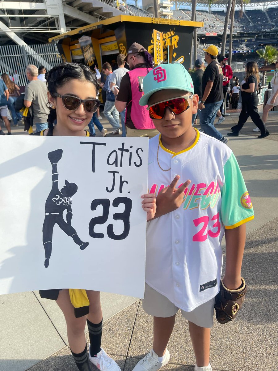IVZAMA's tweet photo. #forthefaithful #padres @LosPadres @NationPadres https://t.co/PT3PRZ3agJ