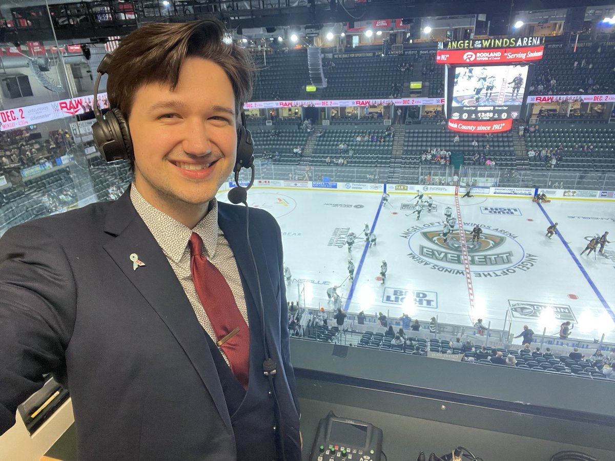 CaseyBryant51's tweet photo. We’re so back!

Landon DuPont makes his much anticipated @TheWHL debut for @WHLsilvertips as they take on Vancouver.

Come hang!

📻: https://t.co/eovBb7M9mw https://t.co/bbv9P8paNO