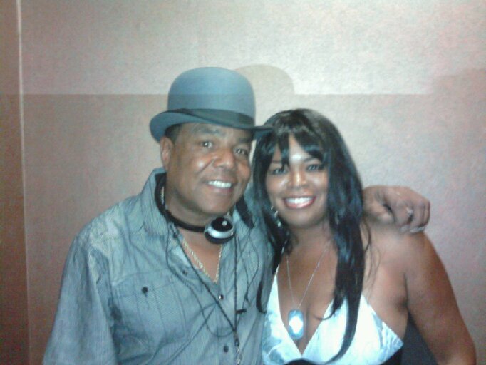 mjsunifc's tweet image. Sweet memories and magical moments everytime I have had the pleasure to be around the Jackson family! Me and Tito in this pic. You can even see in the photo, his kind demeanor. 💔😥🙏