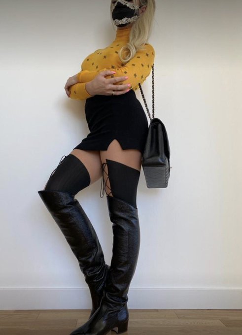 Are you a sissy for me? or do we have to fix that? https://t.co/8fFxeouv9j