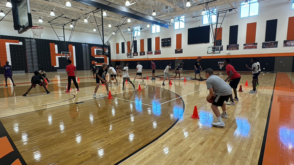 TigersTravelBB's tweet photo. Tiger Travel Basketball is on fire! 🏀 🔥 Thanks to everyone who came out for our 2nd tryouts. We're looking forward to an amazing season. #TigerTravelBasketball 

#StCloudMN #BasketballIsLife https://t.co/EJGsJaSa6Y