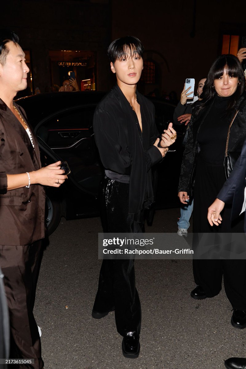 ATEEZUD's tweet photo. [ 240922 | 📷 ] San from the music group Ateez is seen departing the Dolce &amp; Gabbana after party on September 21, 2024 in Milan, Italy. (Photo by Rachpoot/Bauer-Griffin)

CHOI SAN AT MILAN FASHION WEEK
#DGSS25 #DOLCEGABBANA
@dolcegabbana @ATEEZofficial 
#CHOISAN #최산 https://t.co/qG4WXoMtCz