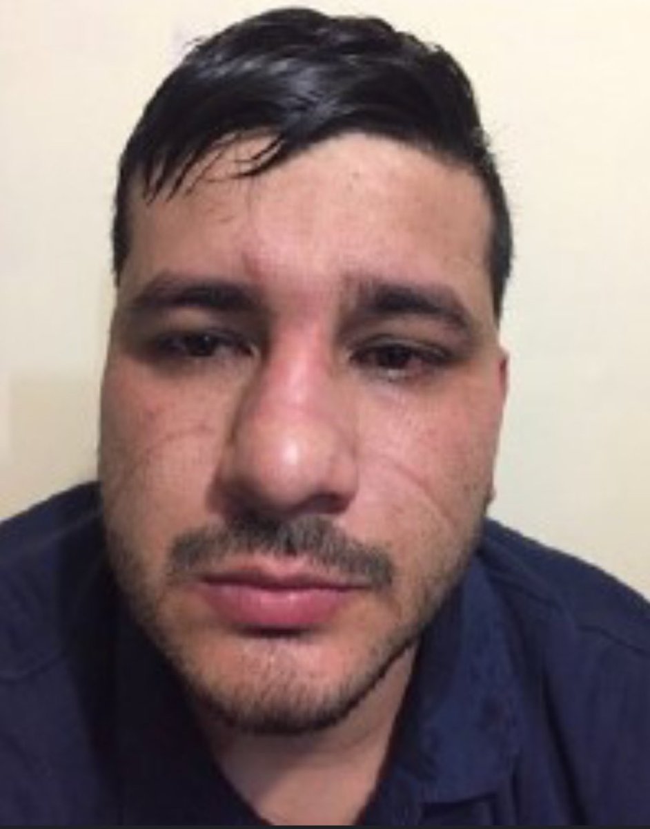2191ak's tweet photo. Se presume que el #perris o el #27 tiro granadas para poder escapar del sector tres ríos en Culiacán Sinaloa https://t.co/VB40sqqVht