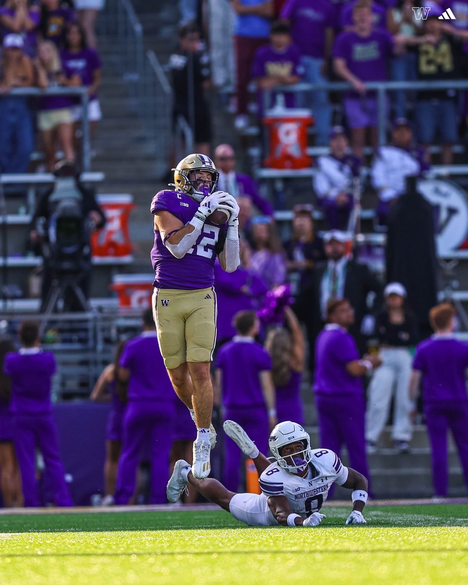 UW_Football's tweet photo. BRUENERRR 🙌 @BruenerCarson https://t.co/eXKyJ12Upe