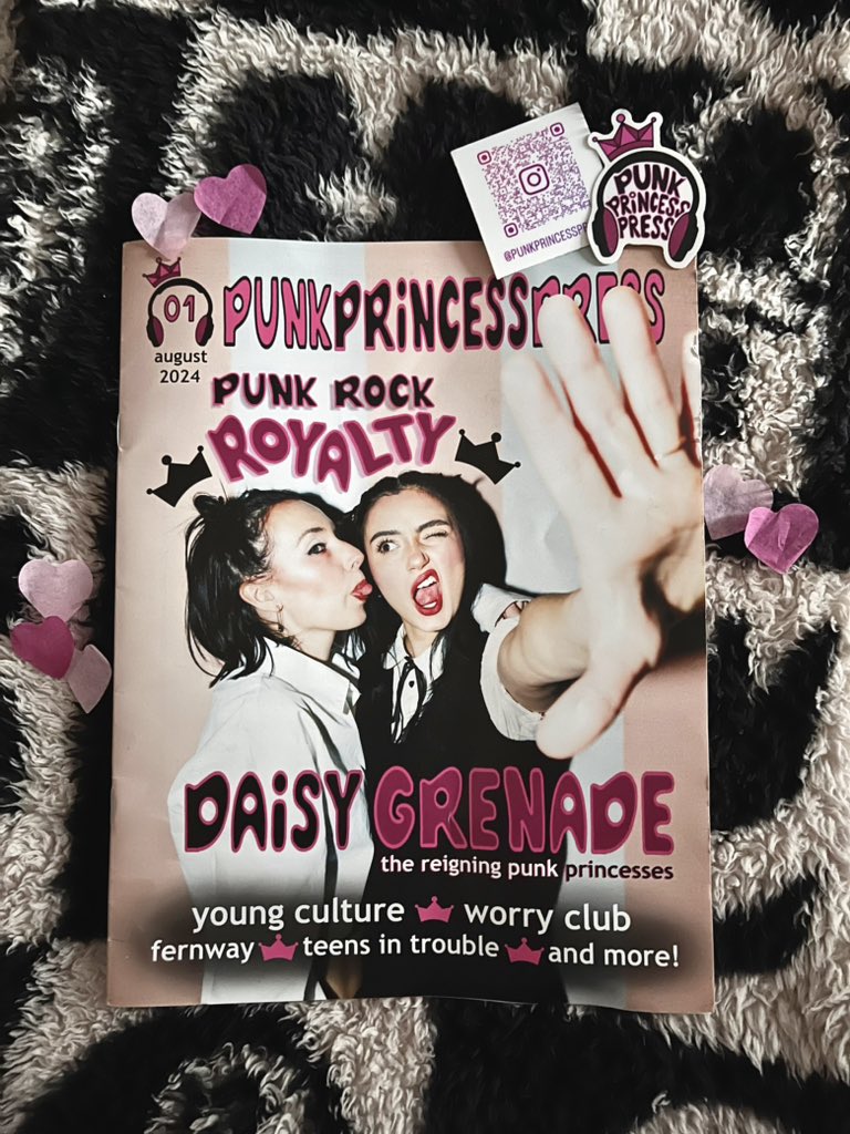 julie ♉︎ tweet media