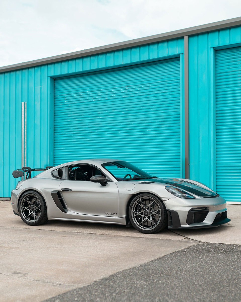 titanmotorsport's tweet photo. Titan Motorsports bolt in harness bar for Porsche Cayman models including the Base, S, GTS, GT4, and GT4RS models. Installed by @drivers_choice 🏁 // #TitanMotorsports #DriversChoice #Porsche #GT4 #GT4RS #718 #981 https://t.co/kNQVhl42iJ