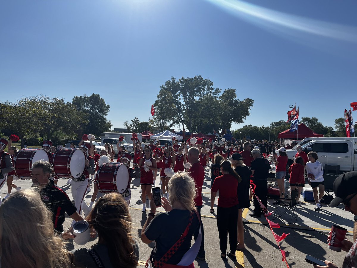 BackthePackSD's tweet photo. Sights from a convincing home DUB! πͺπ»
#GoYotes
#BackTheBack
#DefendTheDome
#WeAreSouthDakota https://t.co/cubFJztwcq
