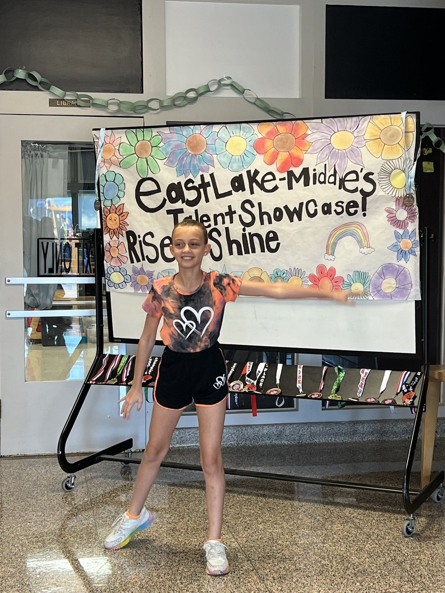 EastlakeMiddle's tweet photo. Students at EMS are “Rising and Shining.” Our students have so many talents and are enjoying showing them off. https://t.co/vbGc8myk0N