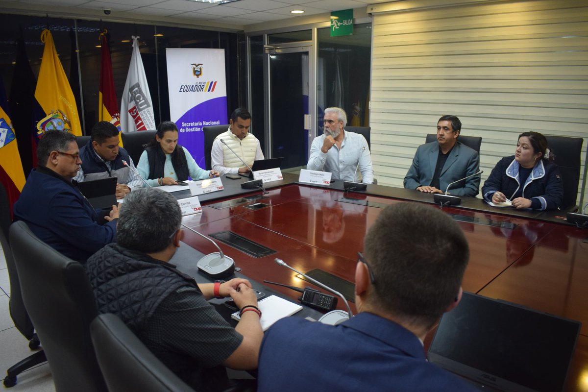 goberazuay's tweet photo. 🚨Inicia el COE nacional, convocado de emergencia para tomar decisiones inmediatas para salvaguardar los recursos hídricos.

#ElNuevoEcuadorResuelve 🇪🇨 https://t.co/yZO0AQXy6k